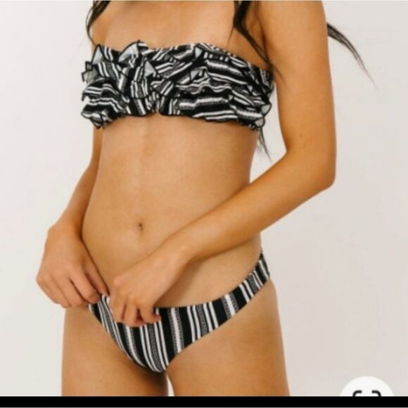 AMUSE SOCIETY Iris Bandeau top cheeky bottom Sz L - Picture 2 of 9